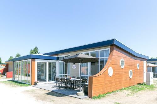 8p Luxe Bungalow Met Serre