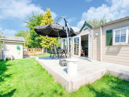 Charming Chalet In Stegeren Near Forest