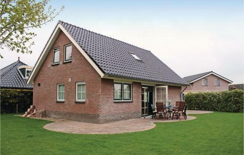 Three-bedroom Holiday Home In Tzummarum