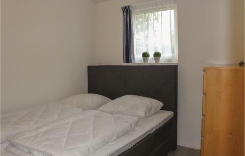 Three-bedroom Holiday Home In Tzummarum