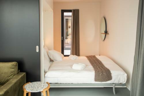 Creative Valley Nest ? Luxury Rooftop Apartments