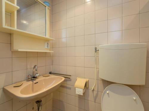 Beautiful Holiday Home In Flushing With Terrace