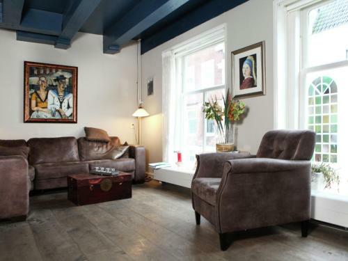 Historic Building Within Walking Distance From The Beach And The Boulevard.