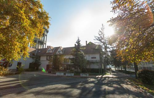 R�v�sz Hotel, Restaurant And Rosa Spa