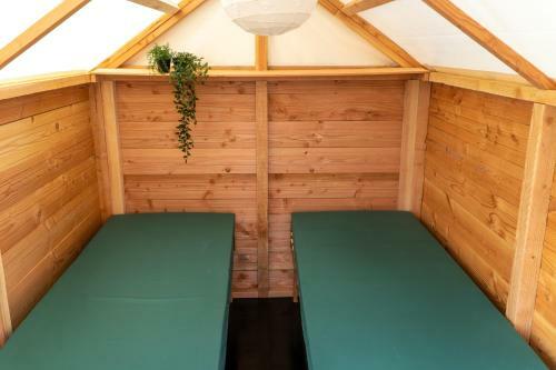 Surfana Beach Hostel Bed & Breakfast Vlieland