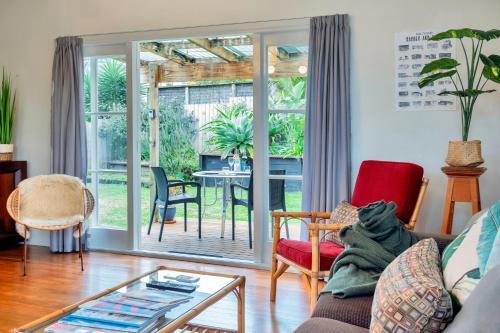 Sunny & Cozy Home Near Western Springs