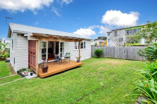 Sunny & Cozy Home Near Western Springs