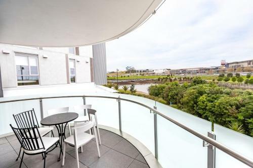 Large Four Bdr Apartment - Walk To Mallstadium