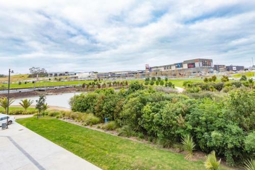 Large Four Bdr Apartment - Walk To Mallstadium