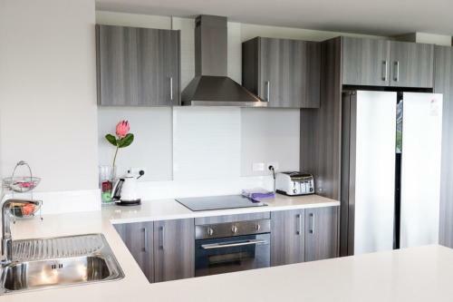 Large Four Bdr Apartment - Walk To Mallstadium
