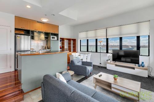 Qv Waterfront City Centre Apartment (557)