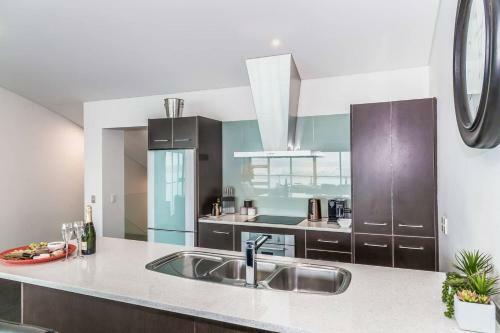 Apartamento Princes Wharf - Spectacular Harbour View Penthouse