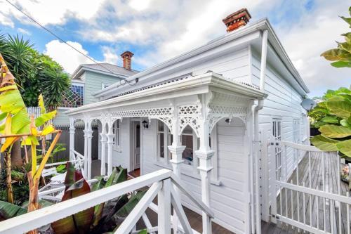 Classic 3br Home Just Steps To Ponsonby Rd
