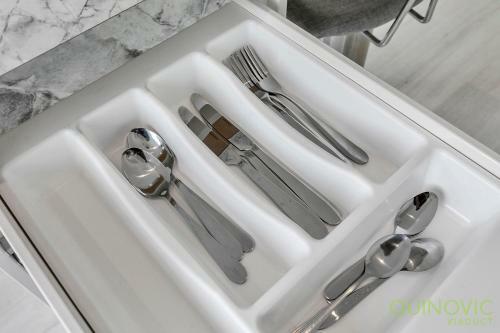 Qv Stylish Ideally Located Apartment 833