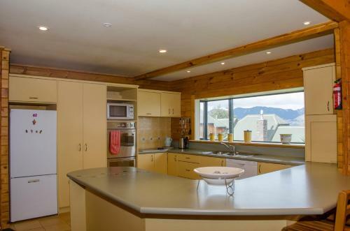 Alpine On Oregon - Hanmer Springs Holiday Home