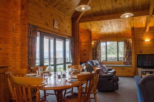 Alpine On Oregon - Hanmer Springs Holiday Home