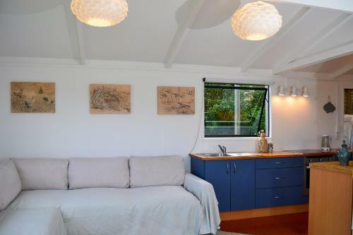 The Stowaway - Hihi Holiday Home