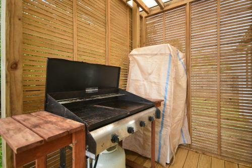 The Stowaway - Hihi Holiday Home