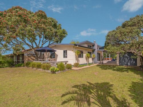 Upsides And Good Vibes - Pauanui Holiday Home