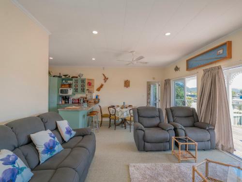 Harbour View Haven - Pauanui Holiday Home