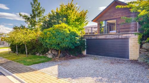 Fit For A King - Wanaka Holiday Home