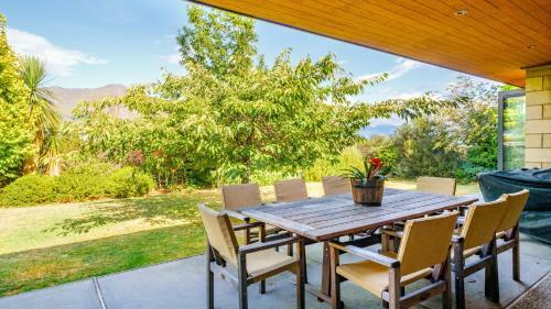 Fit For A King - Wanaka Holiday Home