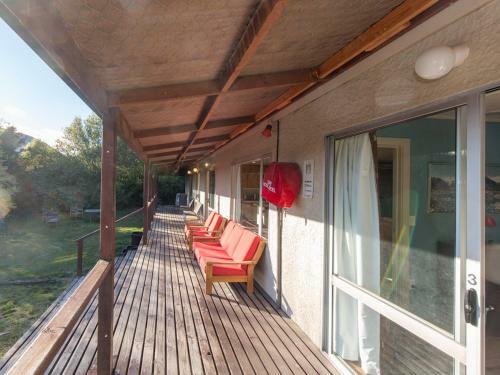 The Long House - Wanaka Holiday Home - Bachcare Nz