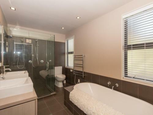 Picture Perfect - Wanaka Holiday Home