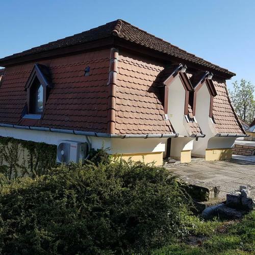 Bed & Breakfast Gomb�s K�ria Mension