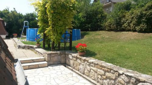 Bed & Breakfast Gomb�s K�ria Mension