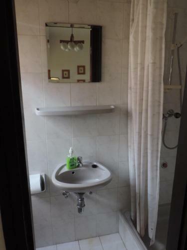 Hostal F�vesi Vend�gh�z