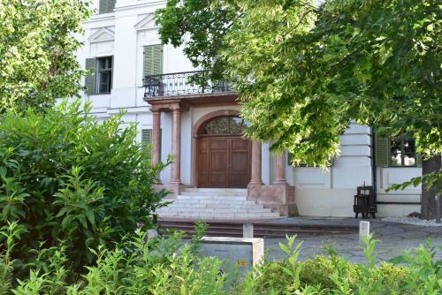 Horvath House Apartment