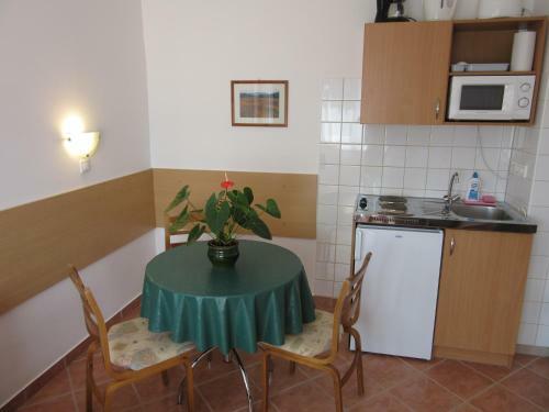 Hostal S�le Apartments & Rooms