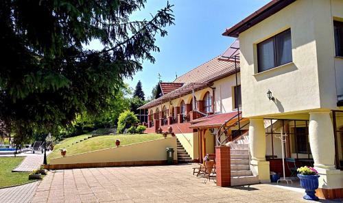 Hostal Villa Teleki