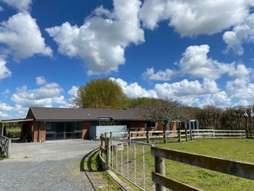 Bed & Breakfast Unique Equestrian Lifestyle