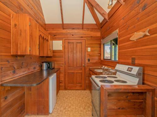 Tairua Waterfront Villa 6 - Tairua Holiday Studio Unit