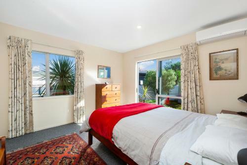 Tranquil Tauhara - Taupo Central Holiday Home