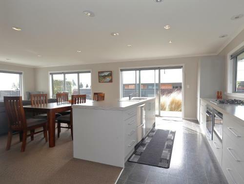 Acaia Lodge - Te Anau Holiday Home