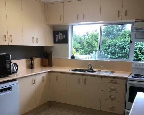Romahapa - Turangi Holiday Home