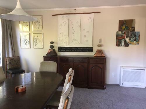 Romahapa - Turangi Holiday Home