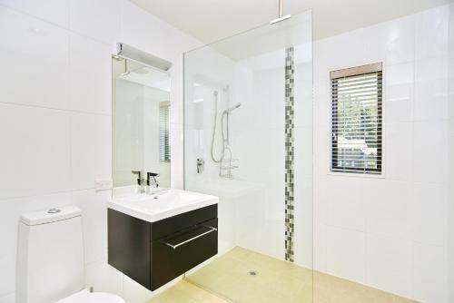 Cedarwood - Christchurch Holiday Homes