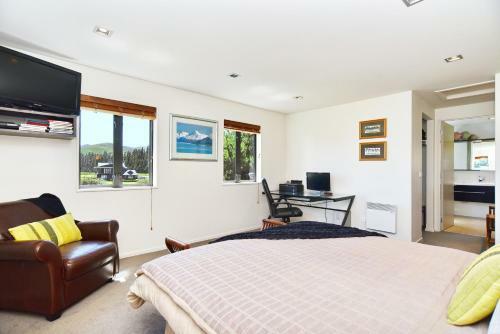 Cedarwood - Christchurch Holiday Homes