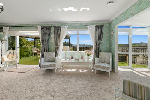 The Castle - Tauranga Holiday Home