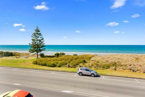 The Marine Views - Mount Maunganui Holiday Home