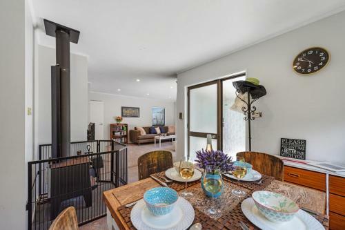Bach Relax - Mt Maunganui Holiday Home