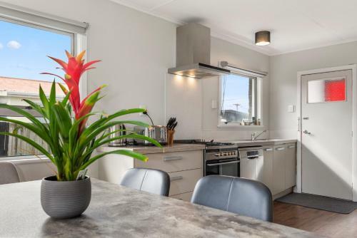Yours On York - Rotorua Holiday Home