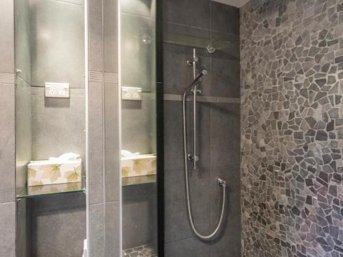 Central Style - Queenstown Holiday Home