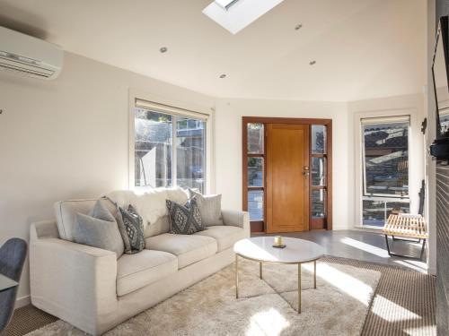 Central Style - Queenstown Holiday Home