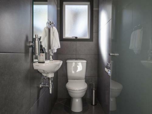 Central Style - Queenstown Holiday Home