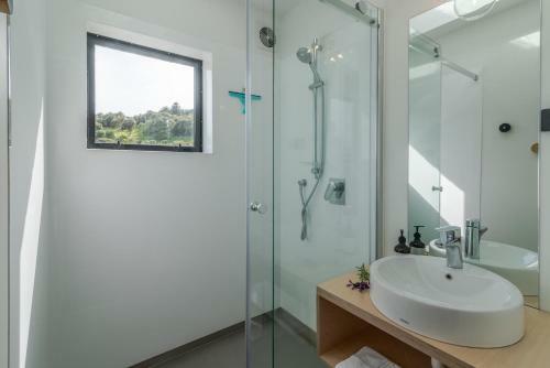 Bellbird Bach - Akaroa Holiday House